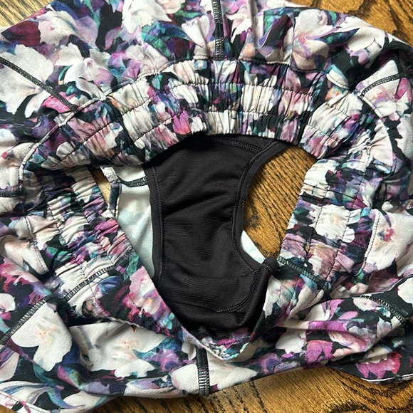 Lululemon Floral Hotty Hot Shorts - Picture 6 of 6